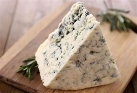 Сыр с голубой плесенью | Potluck dishes, Cheesemaking, Queso cheese