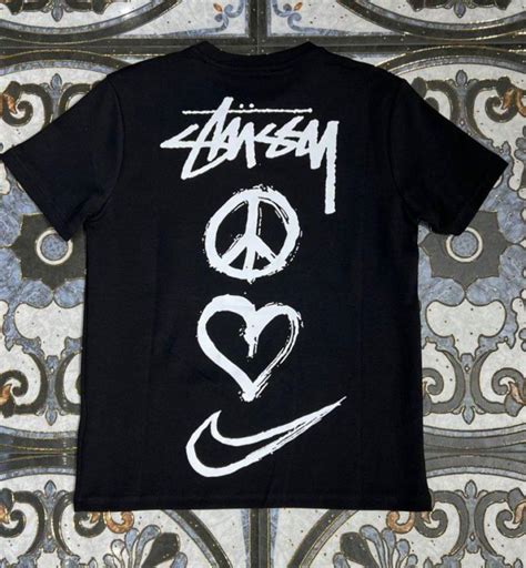 Stüssy x Nike Peace Love Swoosh Siyah5 Modelleri En Uygun Fiyatlarla