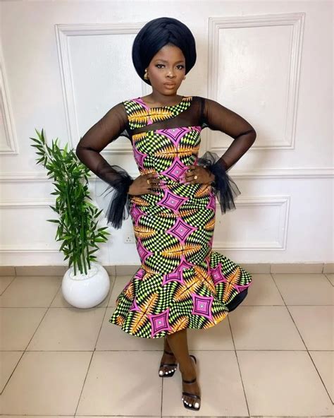 2022 Latest Ankara Short Gown Styles For Ladies Ladeey