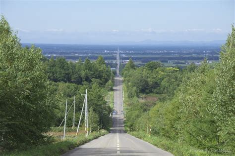 「天に続く道」（北海道斜里町）