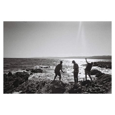 Friends with Arran in the background | Ilford HP5 400 | Canom AF7 : r