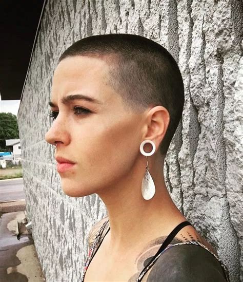 Buzz Cut Girls Who Inspire You To Cut Locks Dramatically Buzzed Hair Women Buzz Cut Women