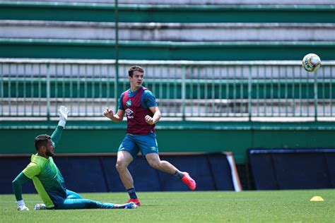 Chapecoense rescinde contrato o atacante Régis chapecoense ge