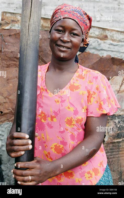 Mozambique Maputo Woman Market Hi Res Stock Photography And Images Alamy