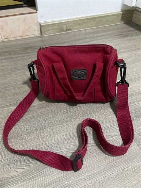 Sling Cross Body Bag Women S Fashion Bags And Wallets Cross Body Bags On Carousell