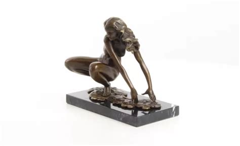 BRONZESKULPTUR NACKTE FRAU Auf Marmorsockel EROTIK NUDE WOMAN Deko
