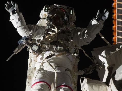 Starlearner Incredible Spacewalk Images From Nasa Of Astronauts Steve