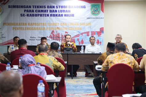 Dirjen Bina Keuangan Daerah Agus Fatoni Beri Motivasi Dan Arahan Camat