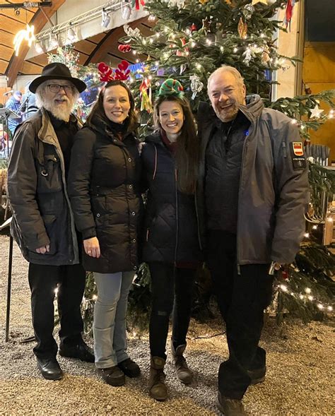 Miss Kater Friends Beim Christbaumdorf In Bad Sauerbrunn Mag Dr