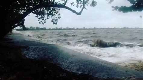 Hurricane Matthew Lashes Coast Of Florida Has Jacksonville In Its