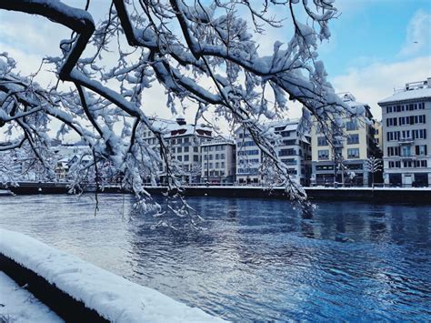 Zurich Record Snowfall And Frozen Lake Archives - MonAme Magazine