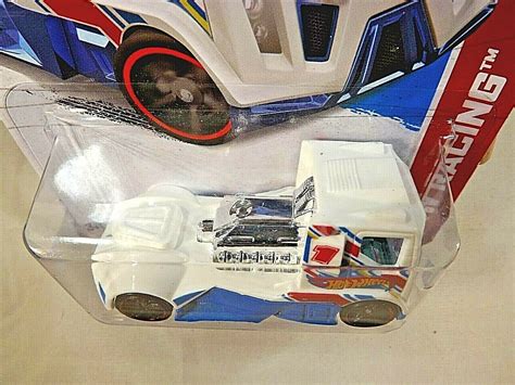 Hot Wheels HW Racing Race Team RENNEN RIG White Variant W Black Pr Sp Contemporary