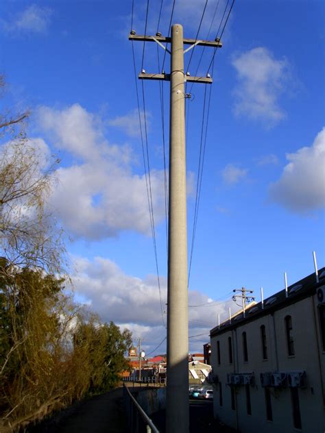 Qué significa poste eléctrico TTF Telecom