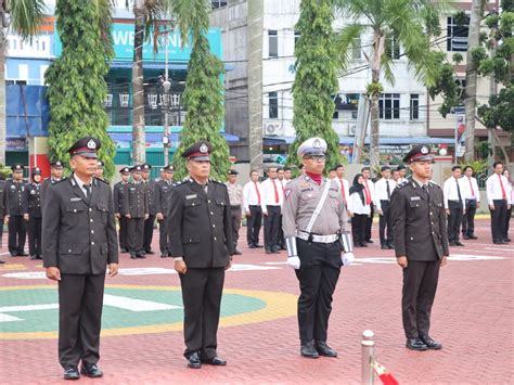 Polres Karimun Beri Reward Porsonel Berprestasi Di Upacara Hari Lahir