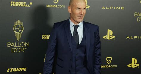 Football Parrain D Un Projet Pour Des Enfants Malades Zidane Mu Aux