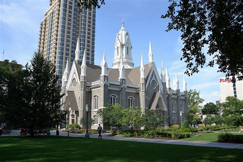 Foto Temple Square Is The Assembly Hall Salt Lake City Utah