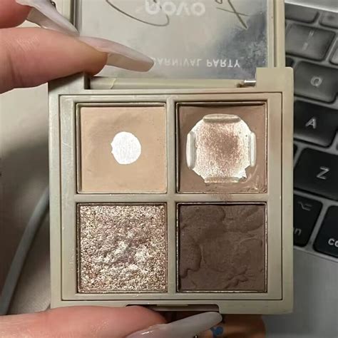Novo Four Color Eyeshadow Palette Ins Super Hot Glitter Matte Pearlescent Influencer Earth Color