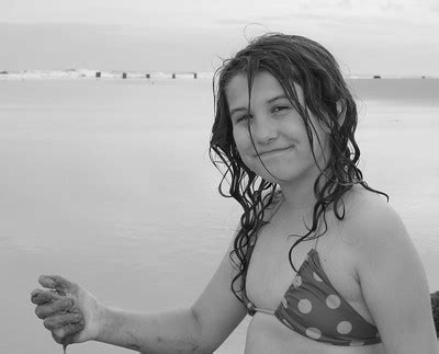 Hot Sexy Megan McDonald Bikini Pics