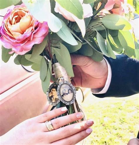 Ramo De Novia Con Fotos Novios Ramo De Novia Medallas Personalizadas