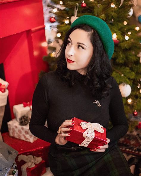 lauramstamgram a publié du contenu sur Instagram Merry Christmas