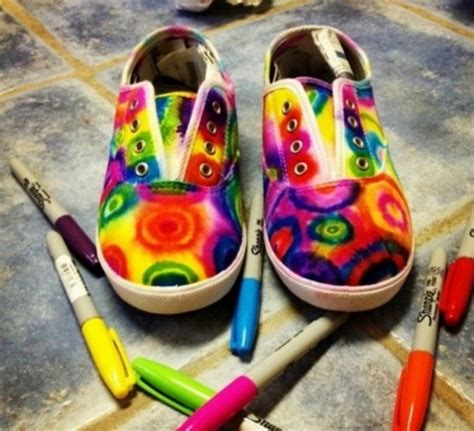 Show Stopping Sharpie Tie Dye Shoes Free Tutorial