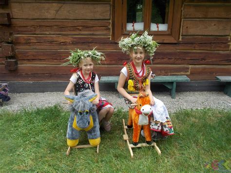 Co babcia i dziadek śpiewali tańczyli i jak się bawili kiedy byli mali