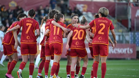 Femminile Roma Sassuolo Tripletta Di Giacinti E Le Giallorosse