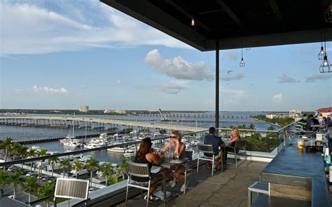 10 best waterfront restaurants for outdoor dining in Bradenton area