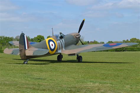 Supermarine Spitfire Ia N Qv G Cfgj C N Own Flickr