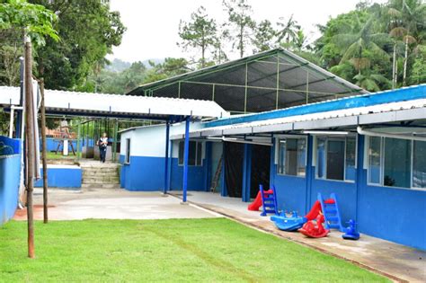 Resende Entrega Obras De Escola Municipal Na Serrinha Do Alambari