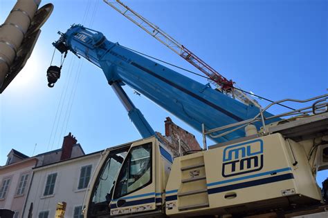 TRAVAUX Mâcon une grue pas comme autres rue Victor Hugo