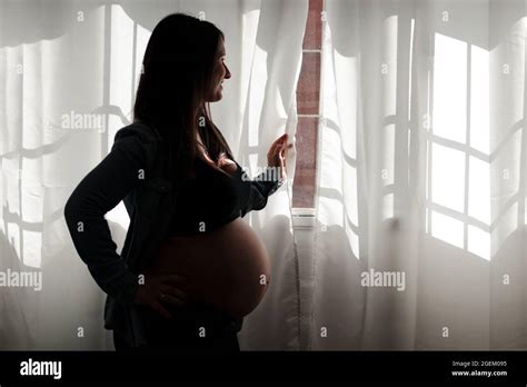 Femme Latina Enceinte Banque De Photographies Et Dimages Haute R Solution Alamy
