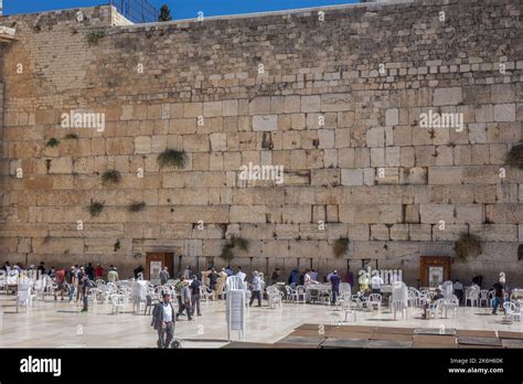 Israel Jerusalem Western Wall Jews At Prayer Stock Photo Alamy