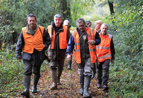 Pouilley Français Loisirs Un Dimanche à La Chasse Pour Balayer Les