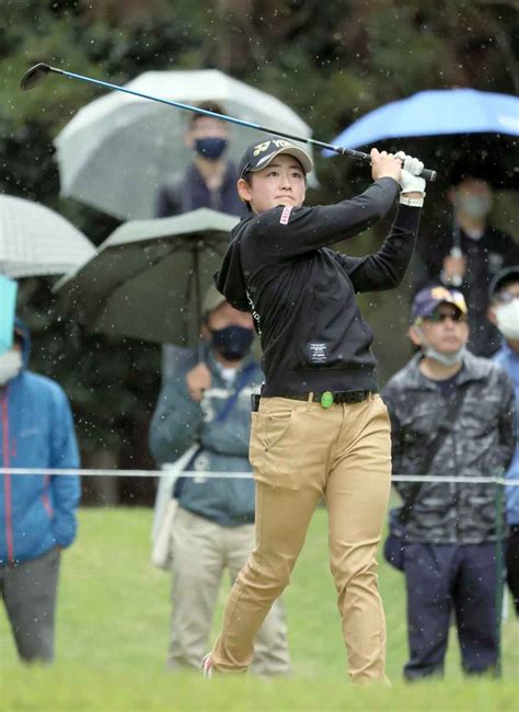 史上初ツインズvへ好発進 岩井明愛が首位に1打差2位 無情の〝池ぽちゃ〟も悔いなし／国内女子ゴルフ イザ！