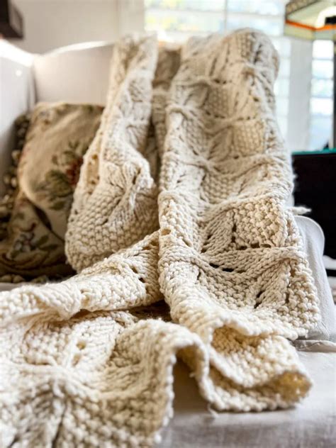 How to Choose the Best Yarn for Blankets - A Bee In The Bonnet