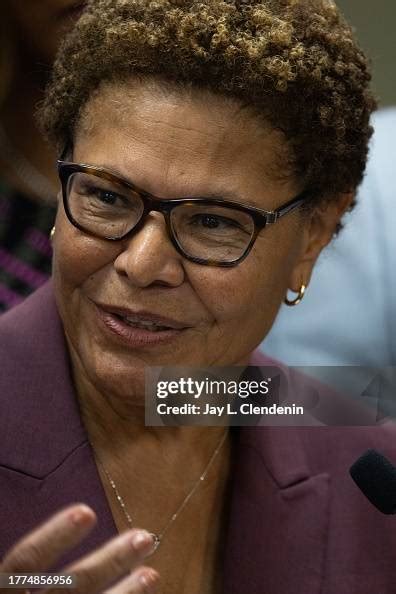 Los Angeles Mayor Karen Bass Speaks At A Press Conference At The U S News Photo Getty Images