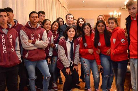 Alumnos Del Interior Visitaron Al Gobernador Gerardo Zamora La