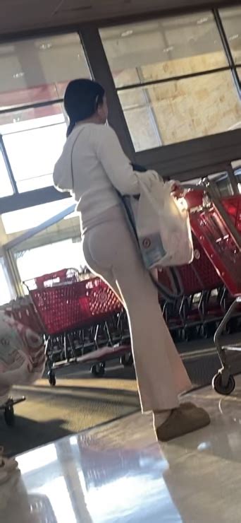 Brunette In Pink Leggings At Target Oc Spandex Leggings Yoga