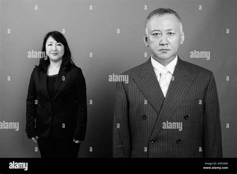 Femelle Japonaise Mature Banque D Images Noir Et Blanc Alamy