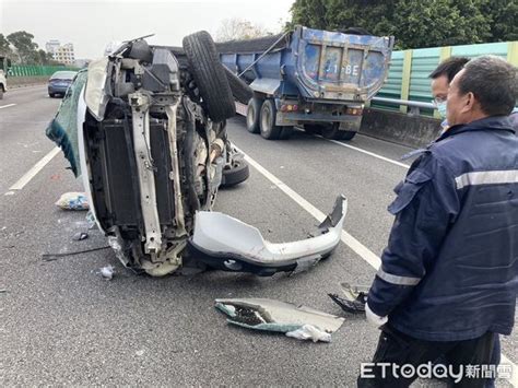 快訊／國1湖口段3車追撞！換車道不慎自小客撞翻 紫爆回堵5km Ettoday車雲 Ettoday新聞雲