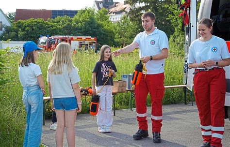 Grundschule Am Schwalbanger Feiert Buntes Schulfest Mit Vereinen Und