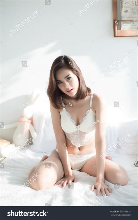 Sexy Beautiful Asian Woman White Lingerie Stockfoto