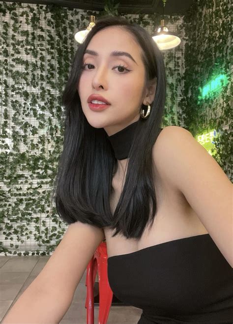 Hot girl Mai Hồ sau 5 năm kết hôn Gợi cảm hết nấc được chồng cưng chiều Báo Dân trí