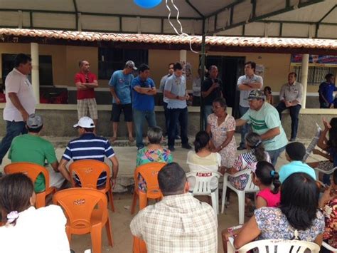 Acompanhado De Miguel Coelho Fernando Filho Visita Comunidade Do Capim