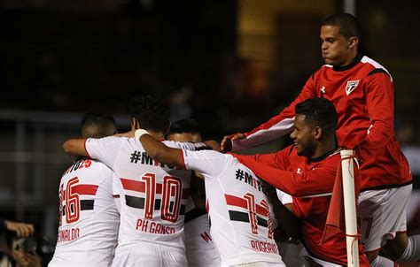 Embalados São Paulo e Santos prometem clássico agitado na Vila Belmiro