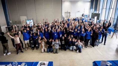 Les élèves du groupe astronomie du lycée Victor Hugo de Carpentras ont