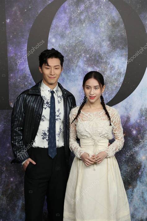 El Actor Chino Canadiense Shawn Dou Y Su Novia Laurinda Ho Chiu Lin