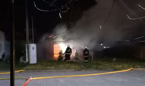 Pila Un voraz incendio destruyó por completo una vivienda