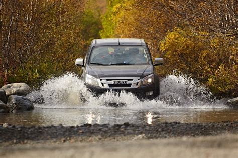 Isuzu Panther Grand Touring Spesifikasi Mesin Hingga Bahan Bakar